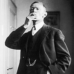 Hermann_Hesse_1926_by_Gret_Widmann