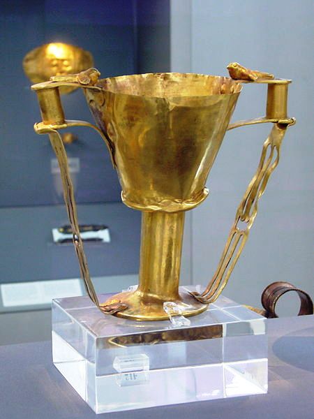 Nestorbecher_Mykene_(Nationalmuseum_Athen)