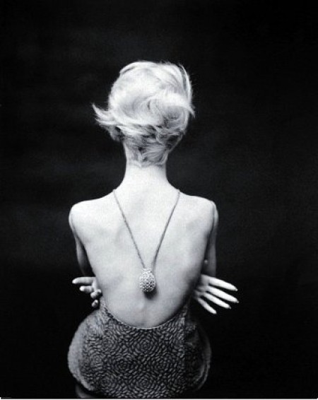Ina-Balke-wearing-Nina-Ricci-1961-photo-by-Norman-Parkinson-e1337945164619
