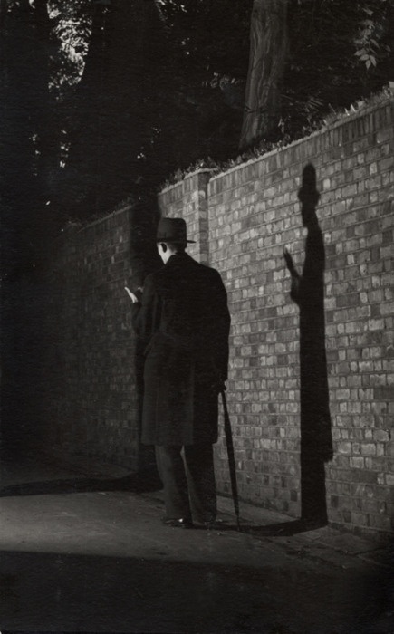 E.O. Hoppé - Man and shadow, London, 1934