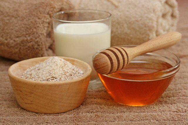 bigstockphoto_Oatmeal_Milk_And_Honey_Spa_3519694