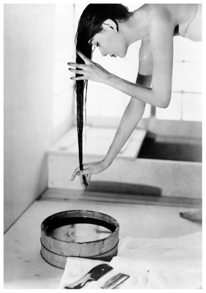 betty-threatt-photo-by-louise-dahl-wolfe-harpers-bazaar-october-1954